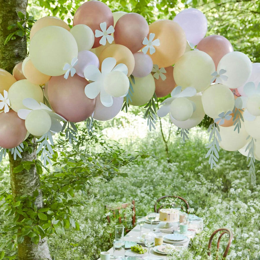 Pastel Daisy Balloon Garland