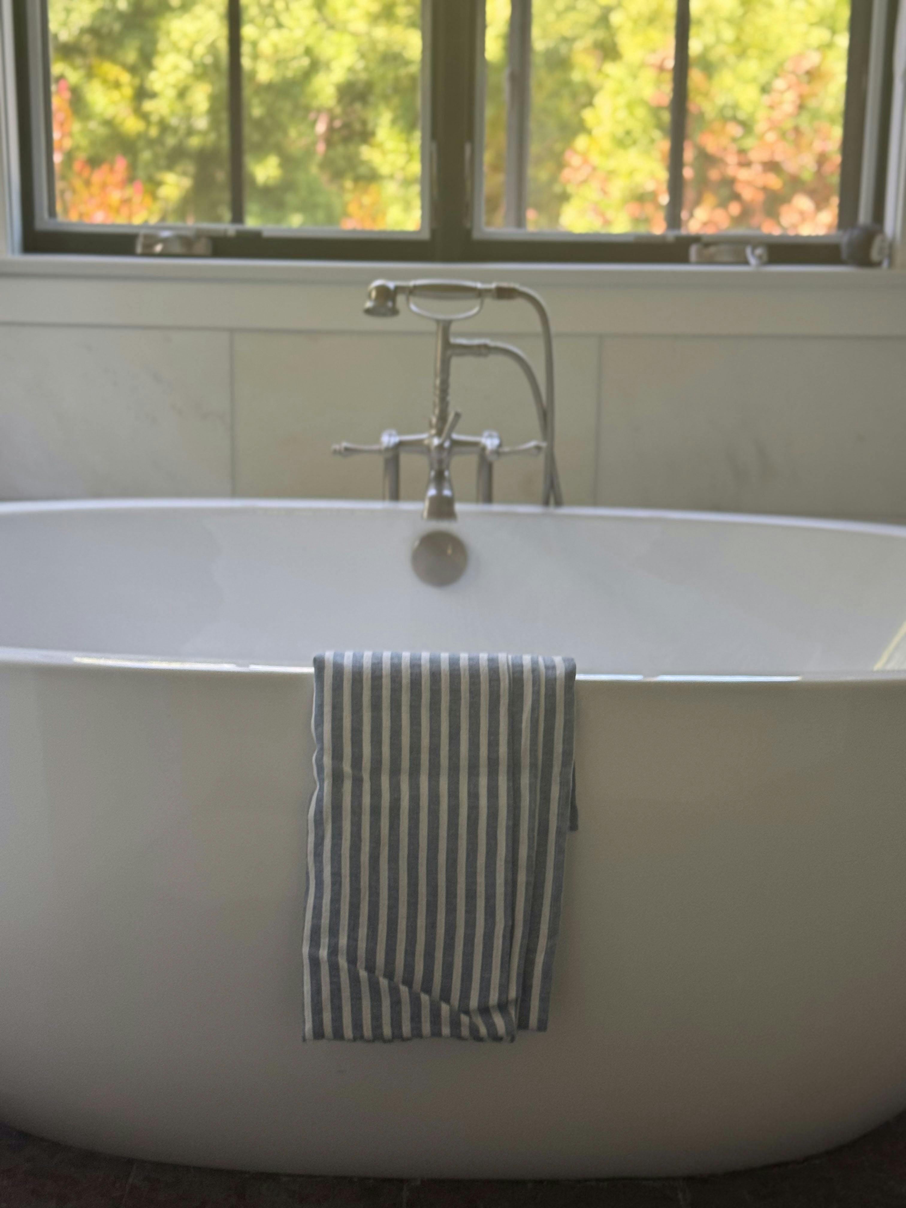Nossilac Linen Beach/Bath Towel