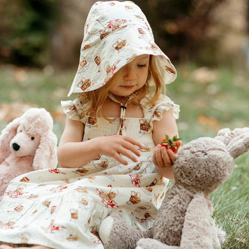 Picnic Wide Brim Sun Bonnet