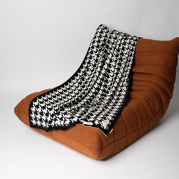 HOUNDSTOOTH