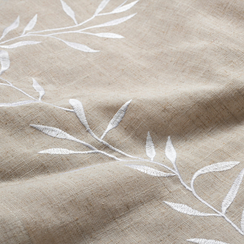Natural Wreath Tablecloth