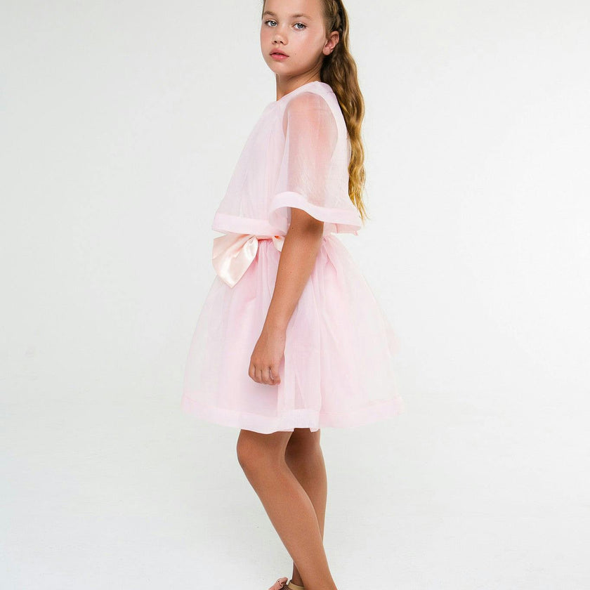 Madeleine (light blue)