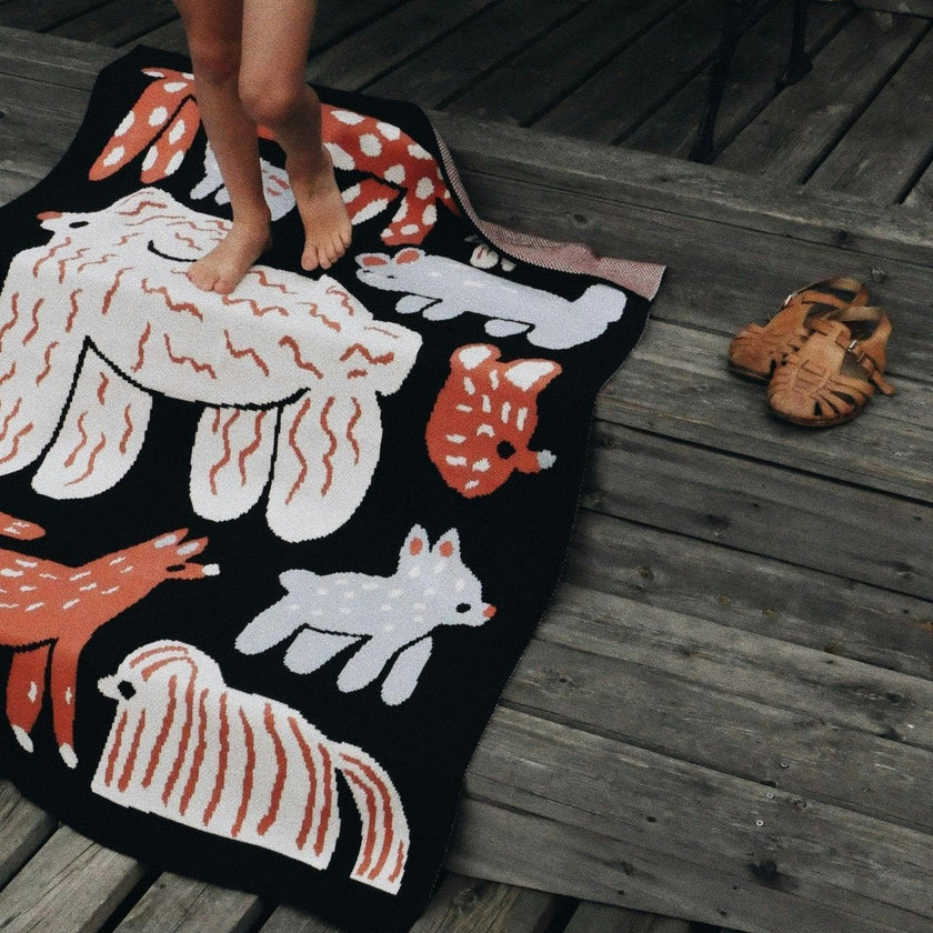 Bow Wow Knit Midi Blanket