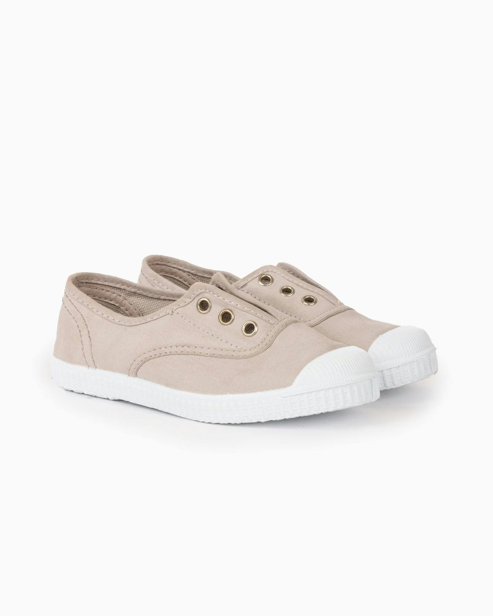 Hampton Canvas Plum Plimsolls in Putty