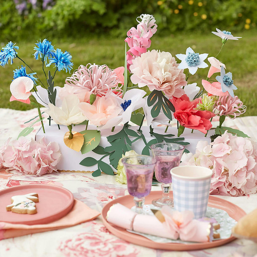 Hazel Gardiner Spring & Summer Table Centerpiece