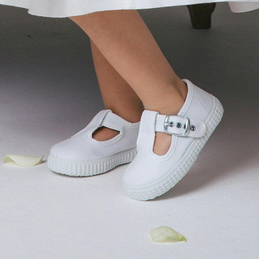 Hampton Canvas Nantucket Shoes in White