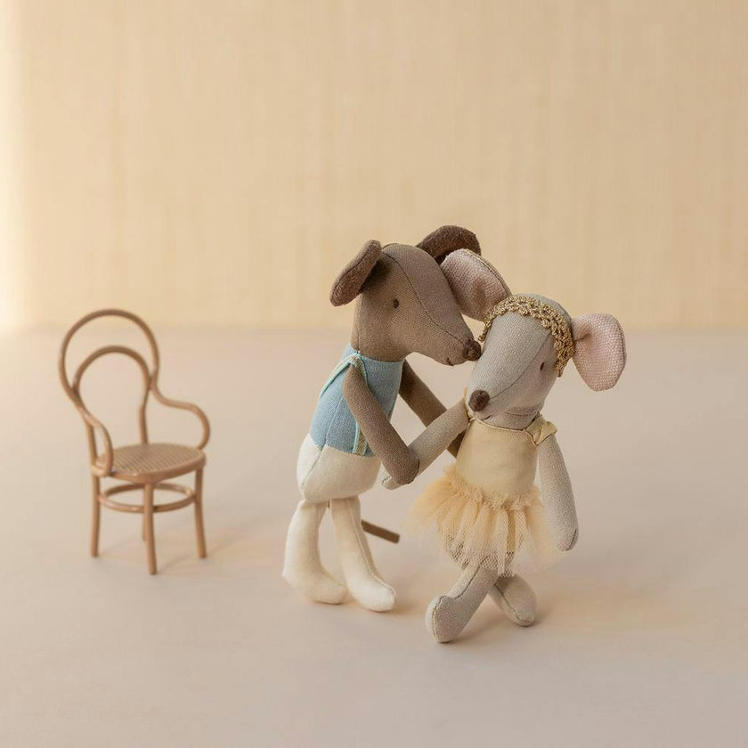 Ballet dancer mouse, Big sister