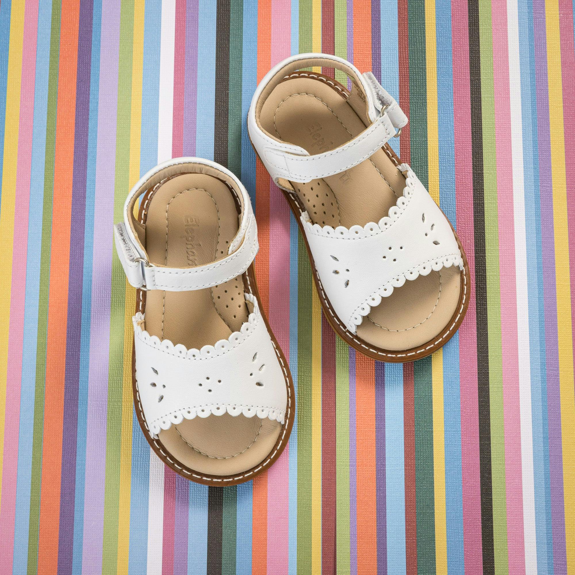 Toddler Classic Scallop Sandal | White Leather
