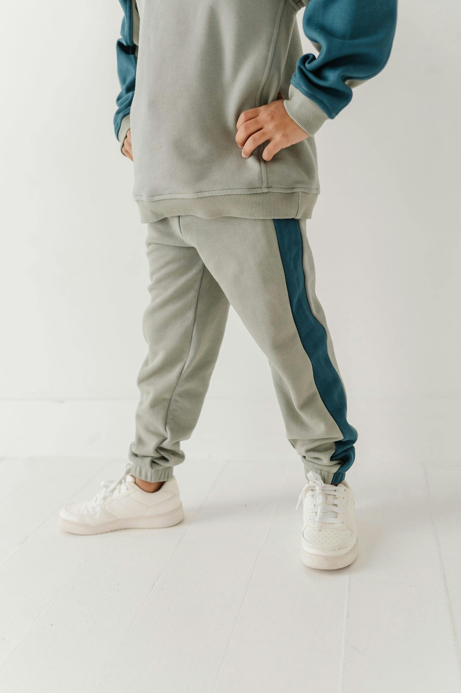 Boys Comfort Sweatpants in Shadow Green