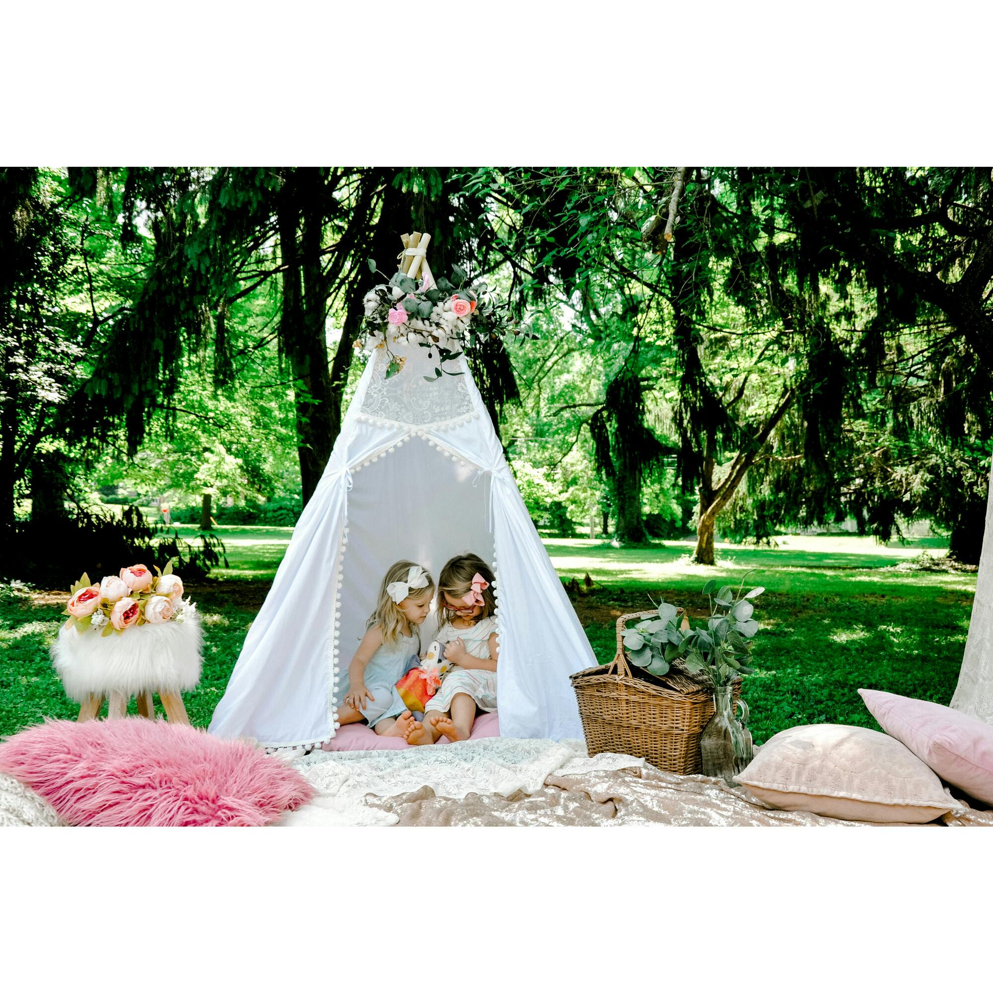 Evelyn Play Tent