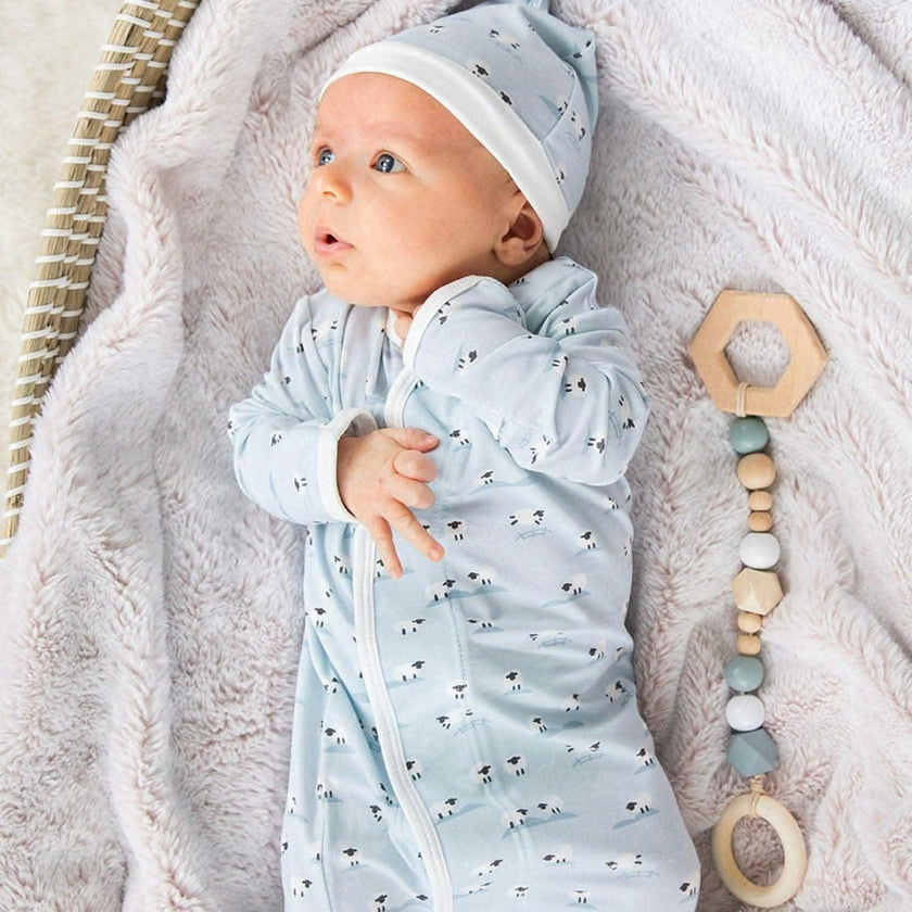 Magnetic Gown & Hat Set