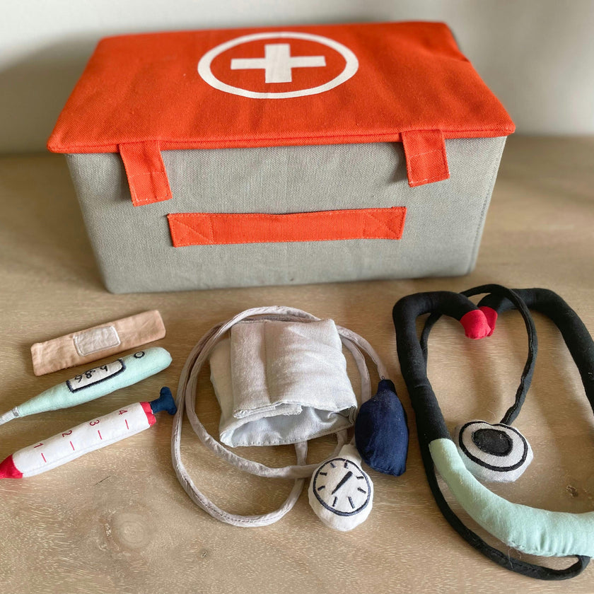 Pet Hospital Doorway Tent with Play Accessories