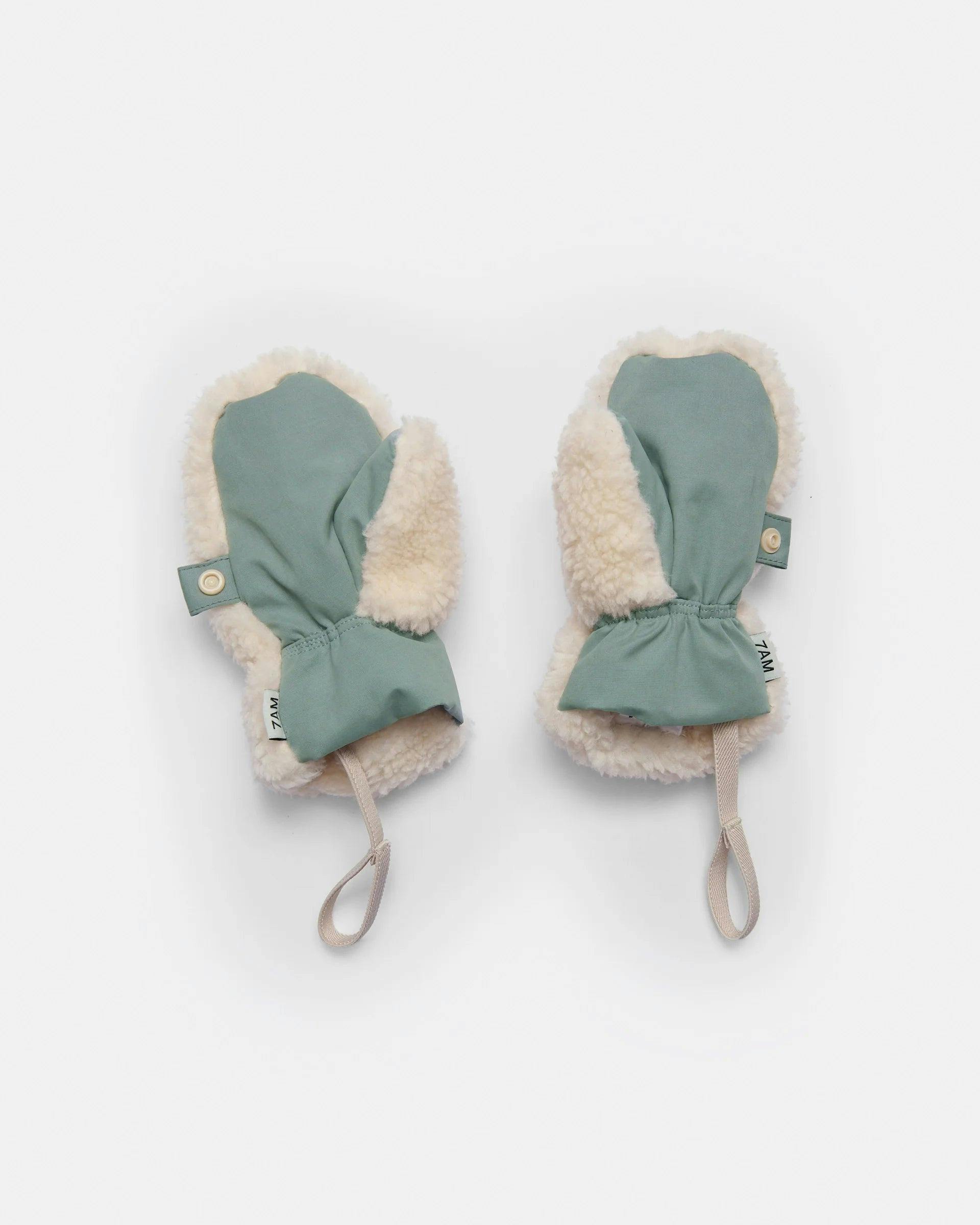Sherpa Mittens • Benji Appliqué