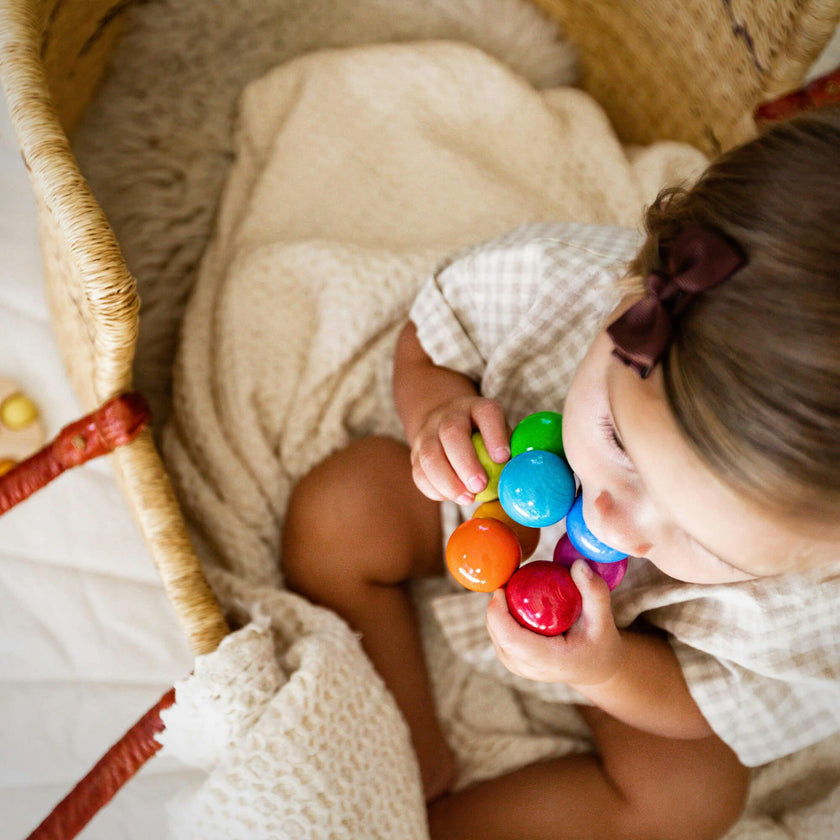 Magica Wooden Grasping Toy
