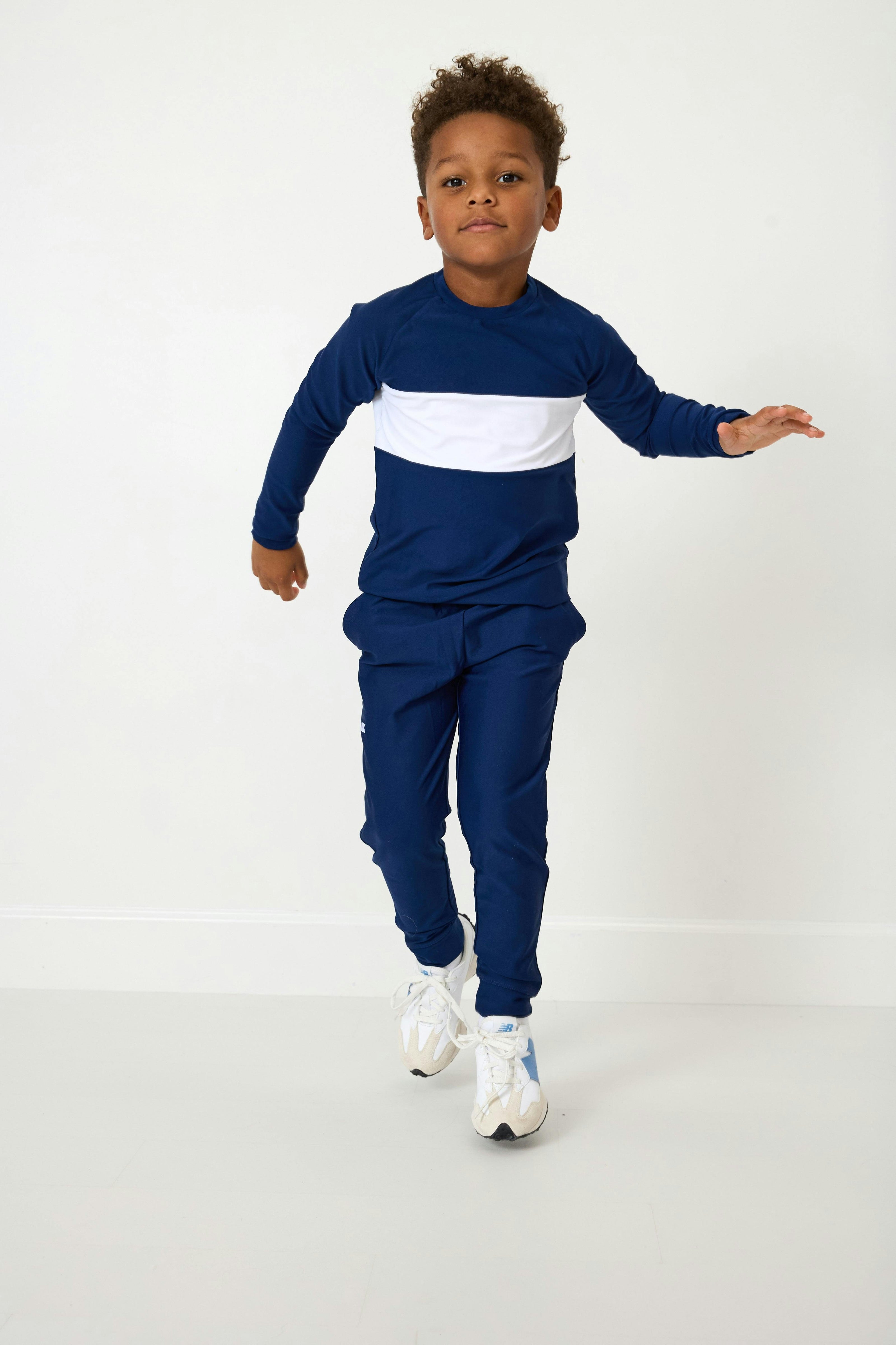 navy/white pullover