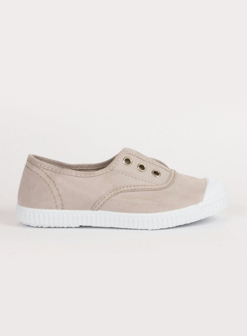 Hampton Canvas Plum Plimsolls in Putty