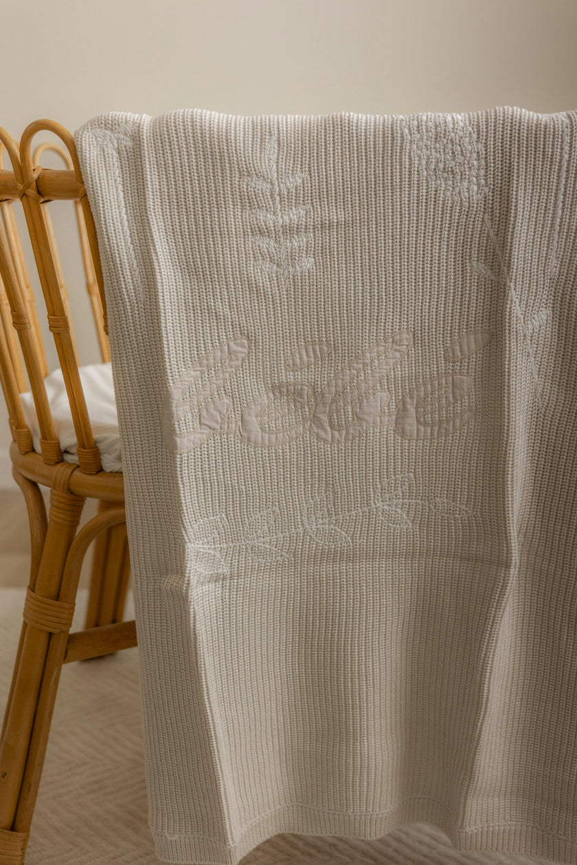 Chunky Blanket With Embroidery Flowers