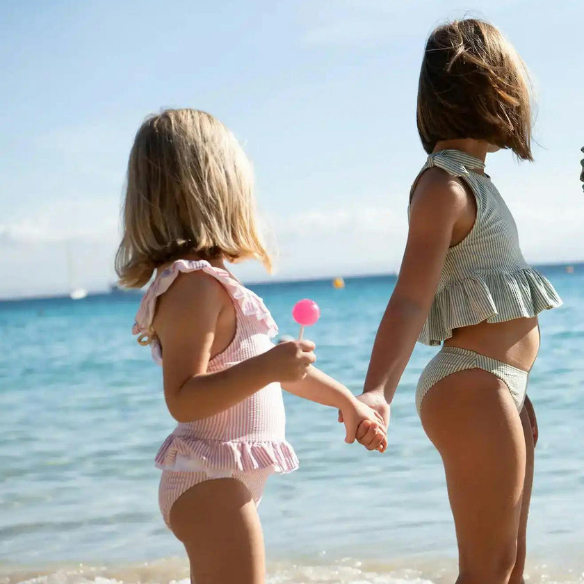 Girls' one-piece swimsuit with lilac ruffles | CANDY 1P