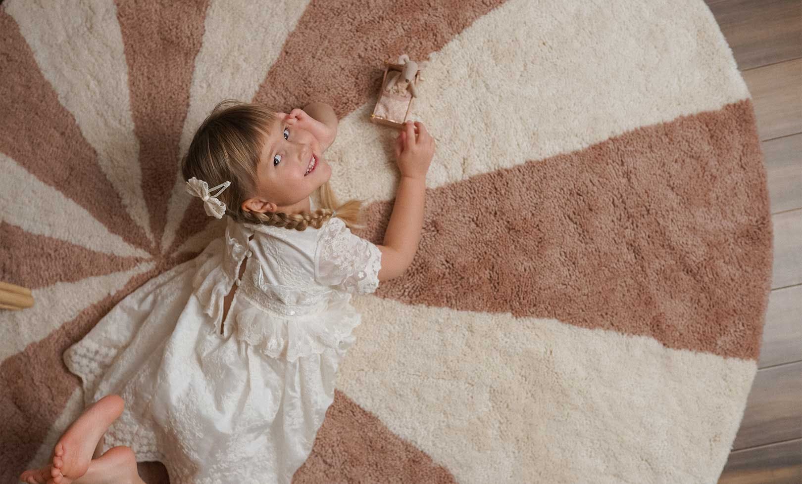 Beach Ball Washable Round Wool Rug