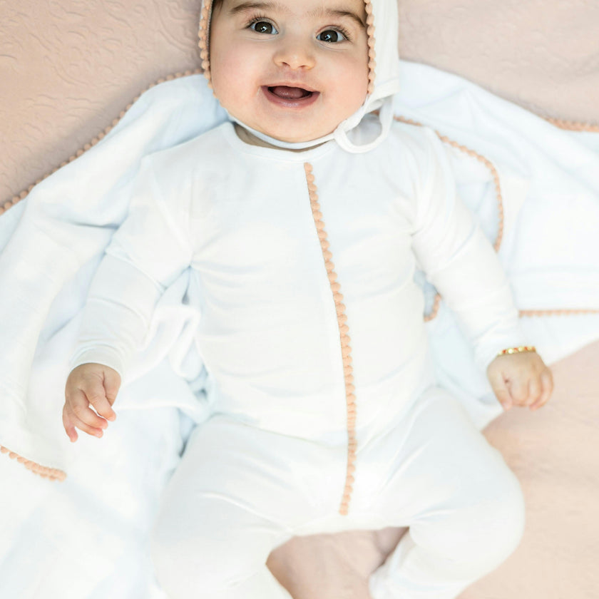 Pom Pom Trim Swaddle White/Blue