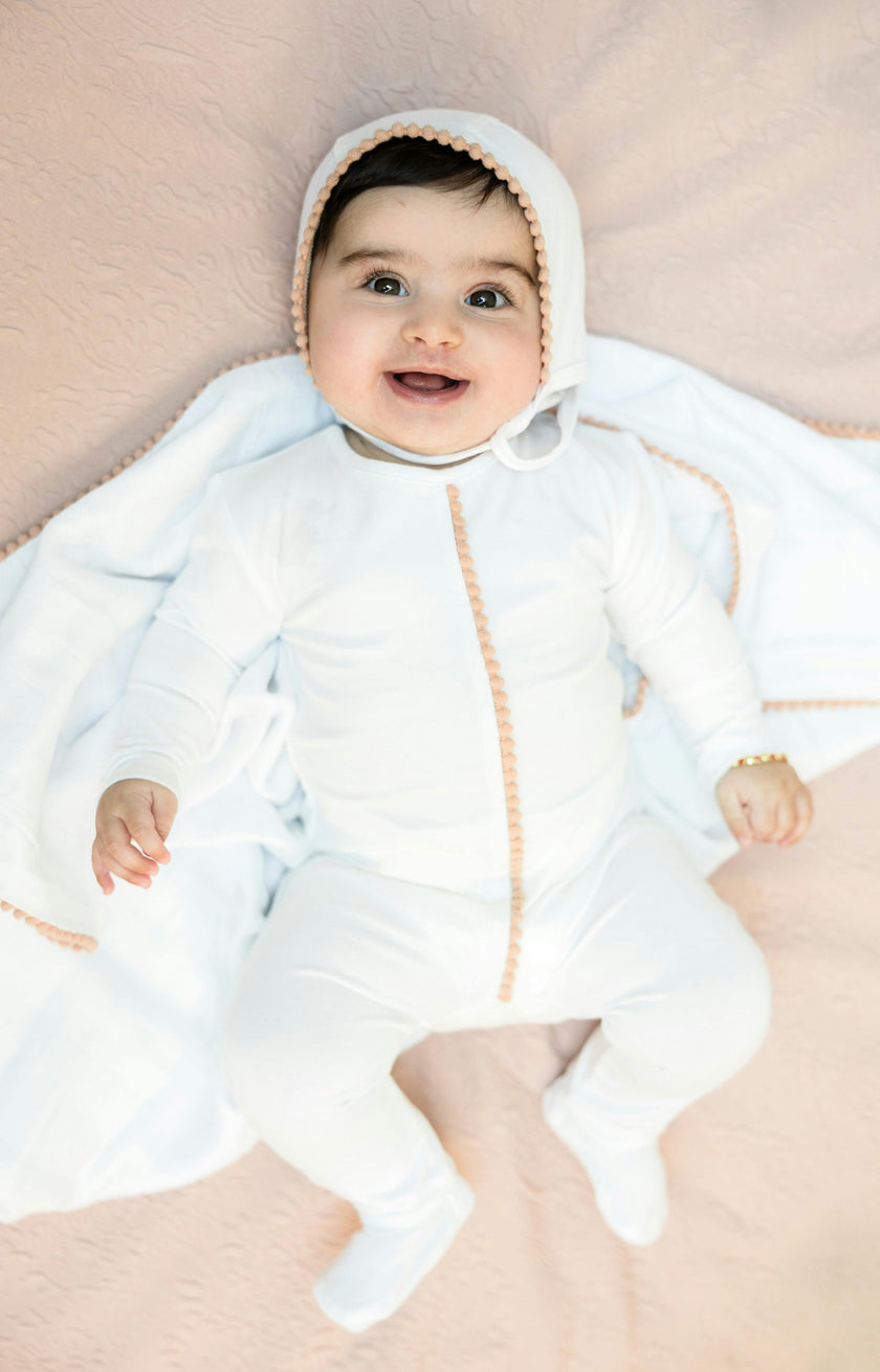 Pom Trim Gauze Swaddle