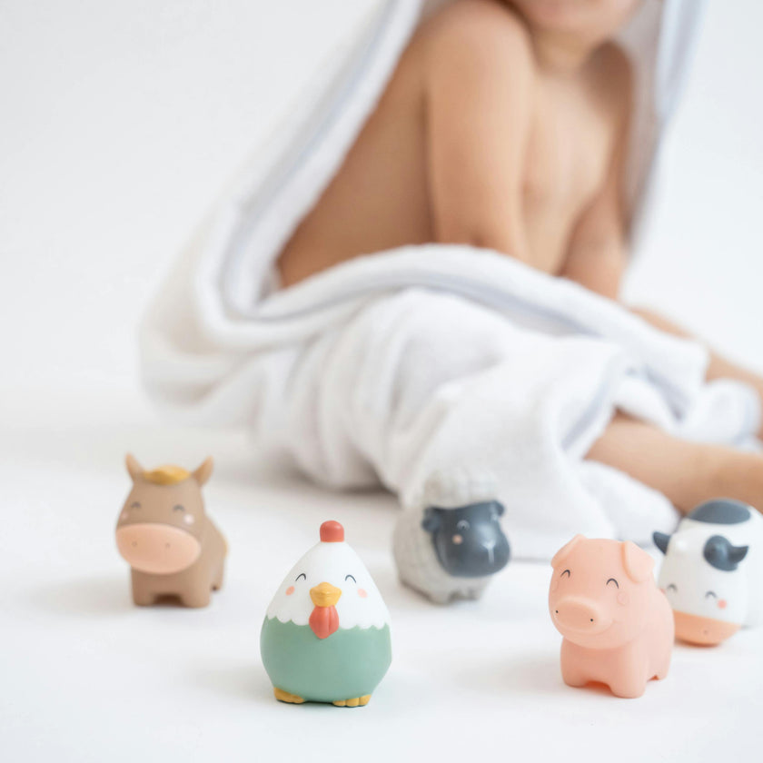 Funny Farm XL Cape Towel & Bath Toy Set