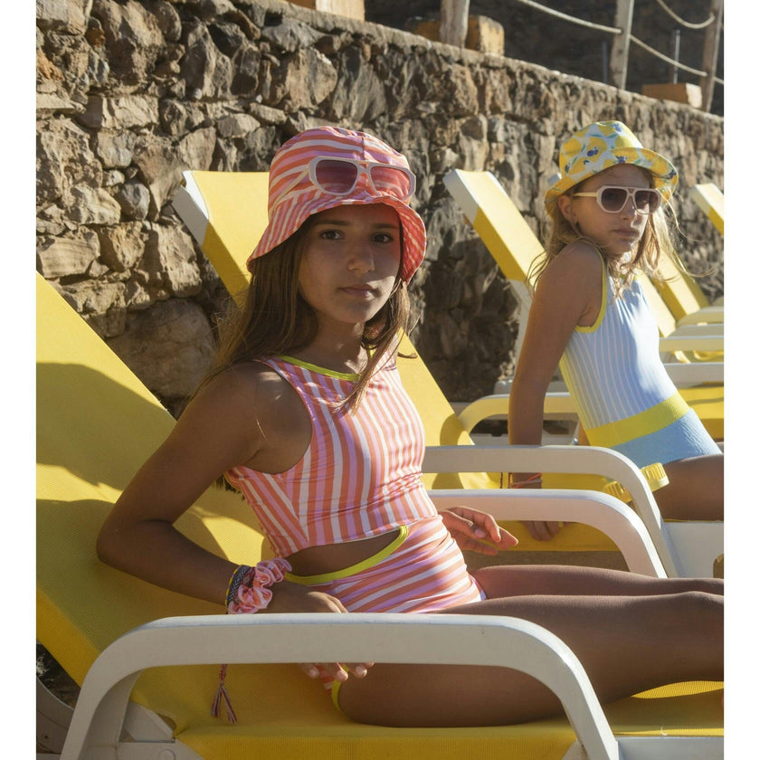 Beach stripes and bows bucket hat
