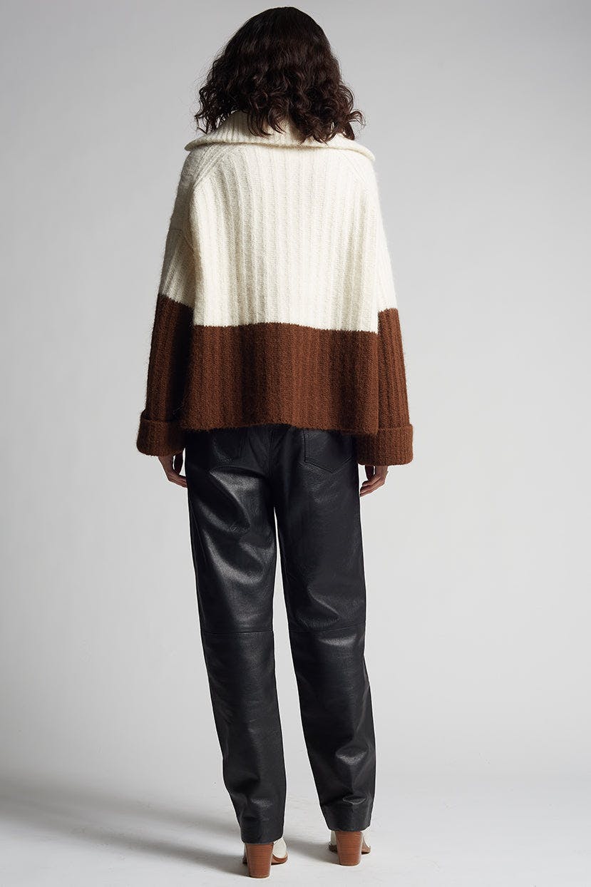 UMA COLOR-BLOCK PONCHO
