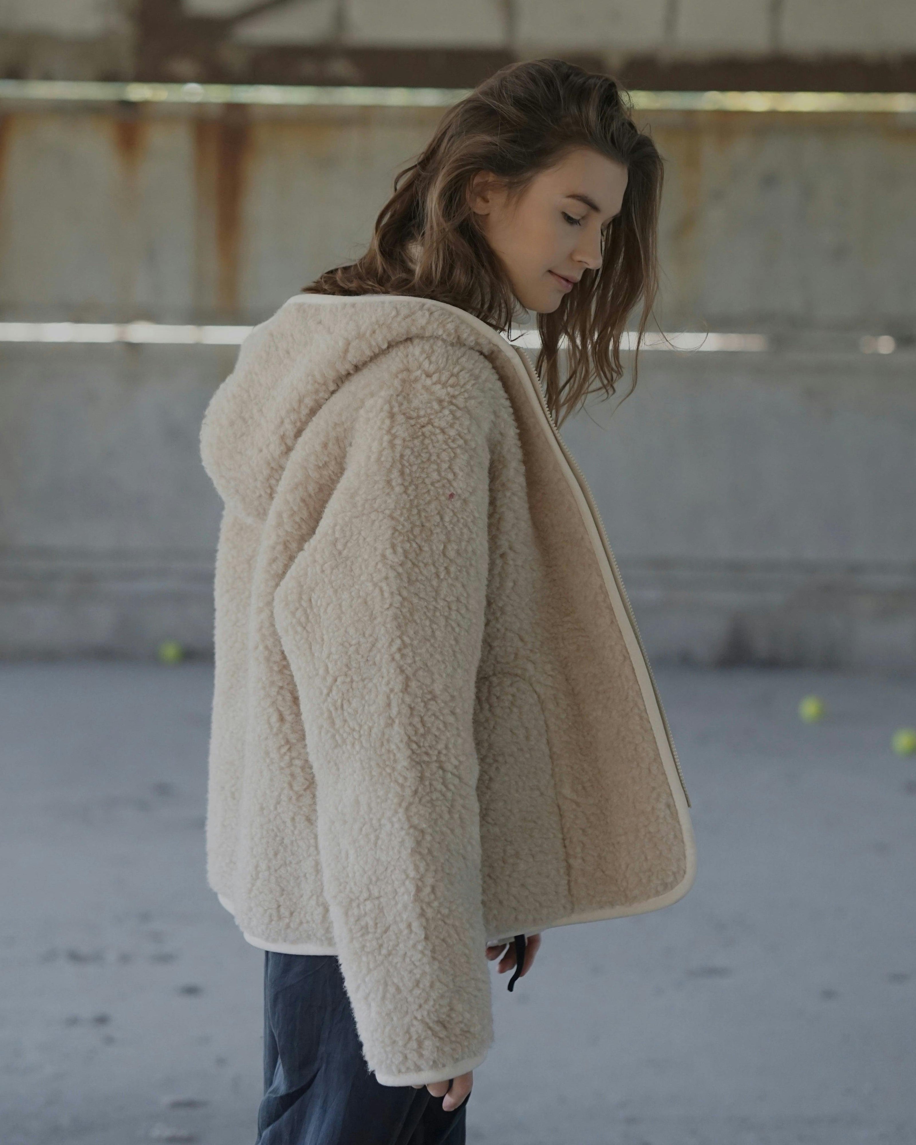 WOMEN'S WOOL COAT