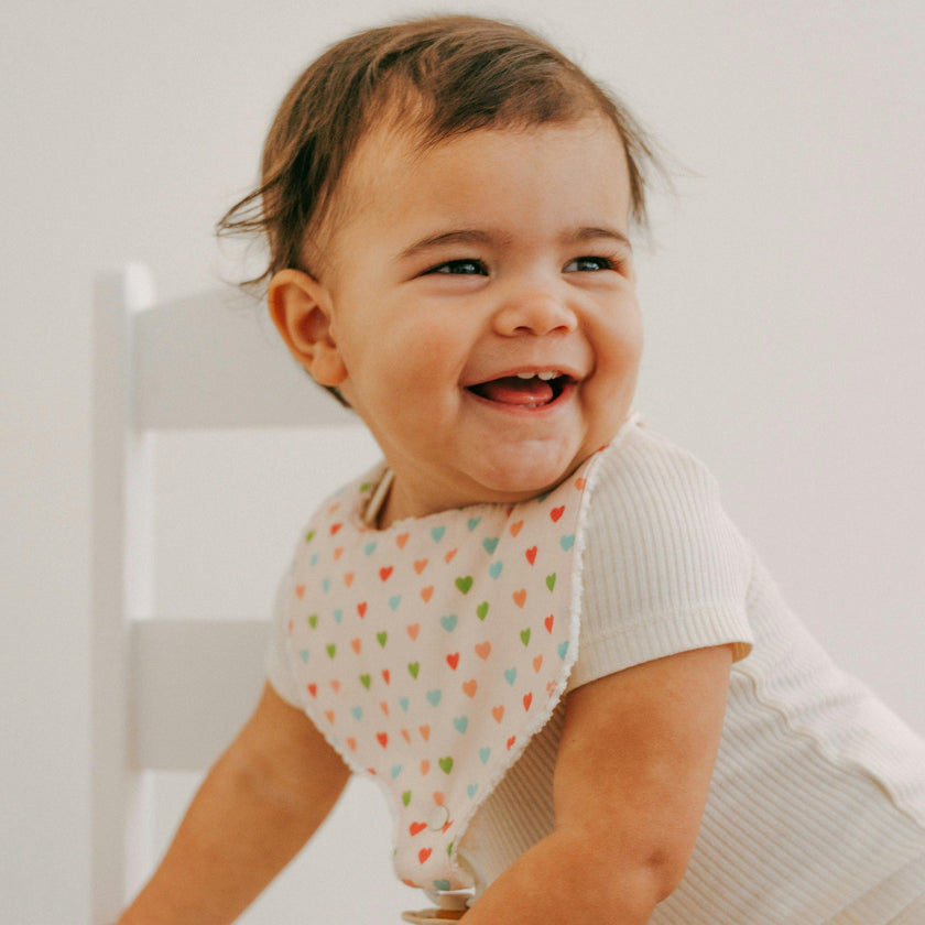 Soothe & Snap Pacifier Bib | Sweetheart Parade