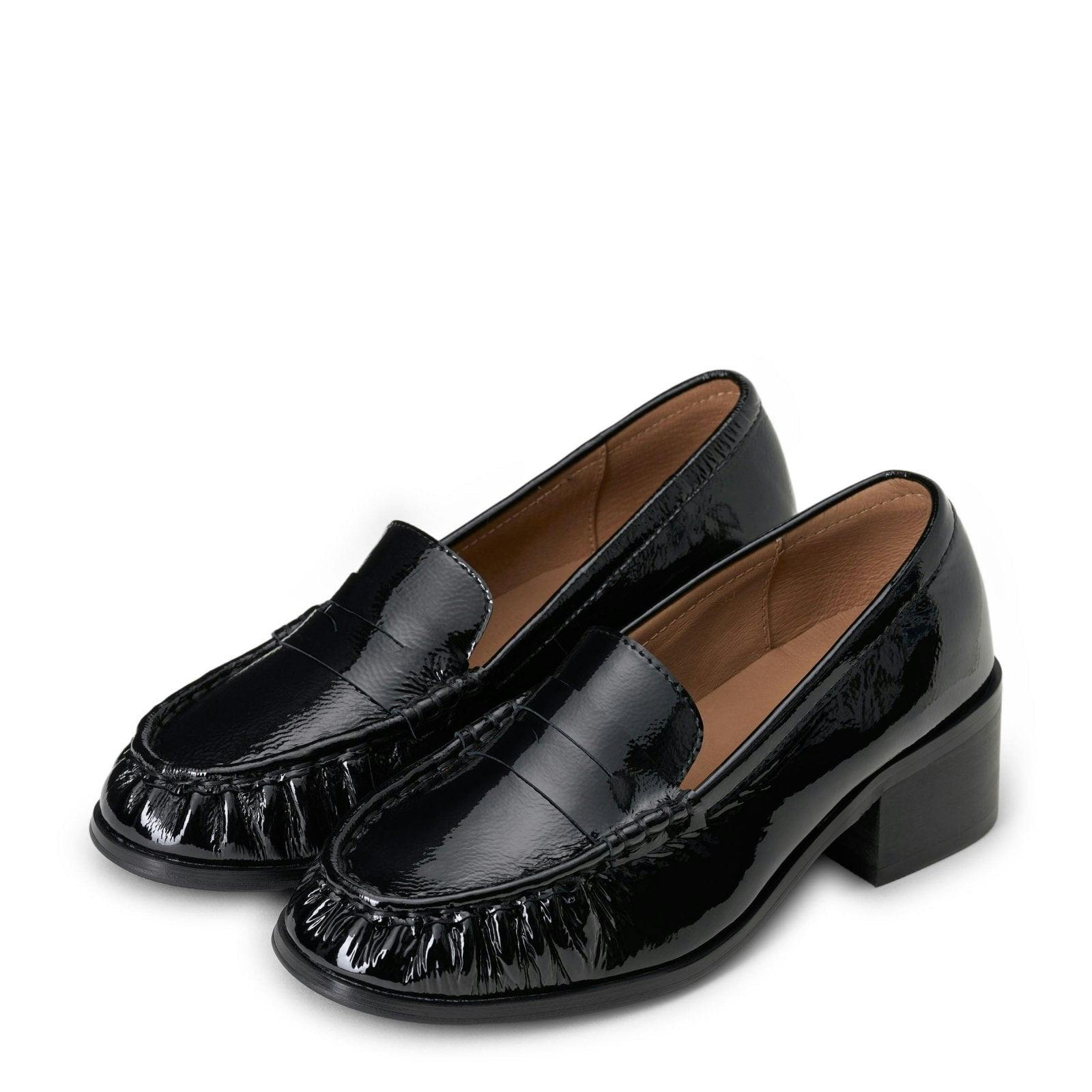 Aveline Black Shoes
