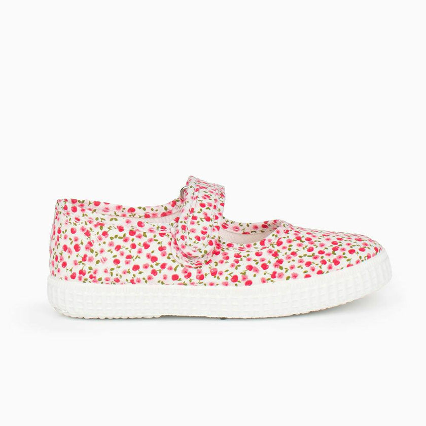 Hampton Canvas Martha Shoes in Red Cherry