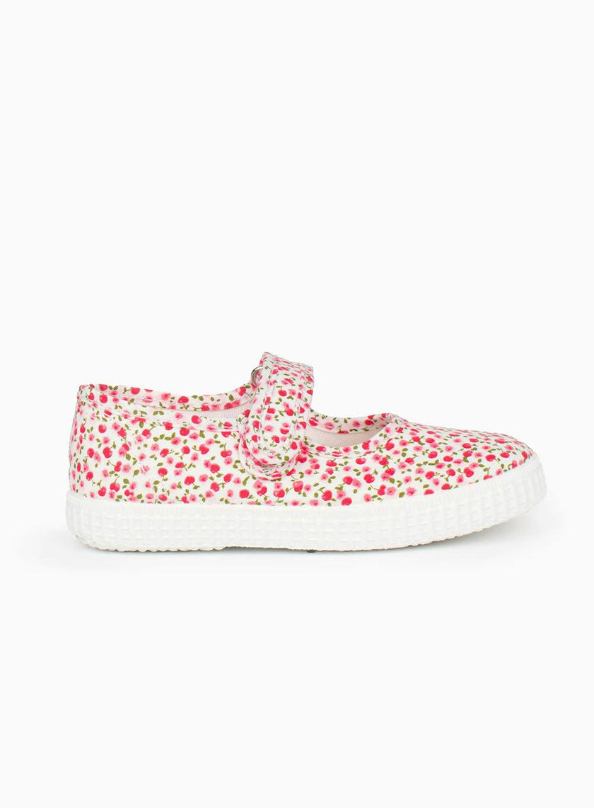 Hampton Canvas Martha Shoes in Red Cherry