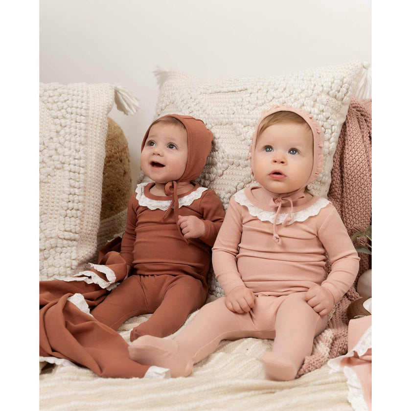 Eyelet Collar Footie