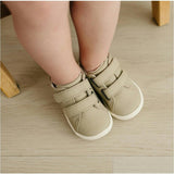 Leo Star Sneaker