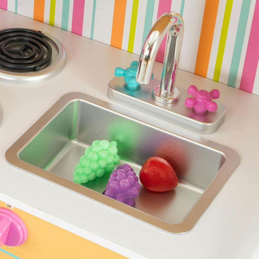 Deluxe Big & Bright Kitchen