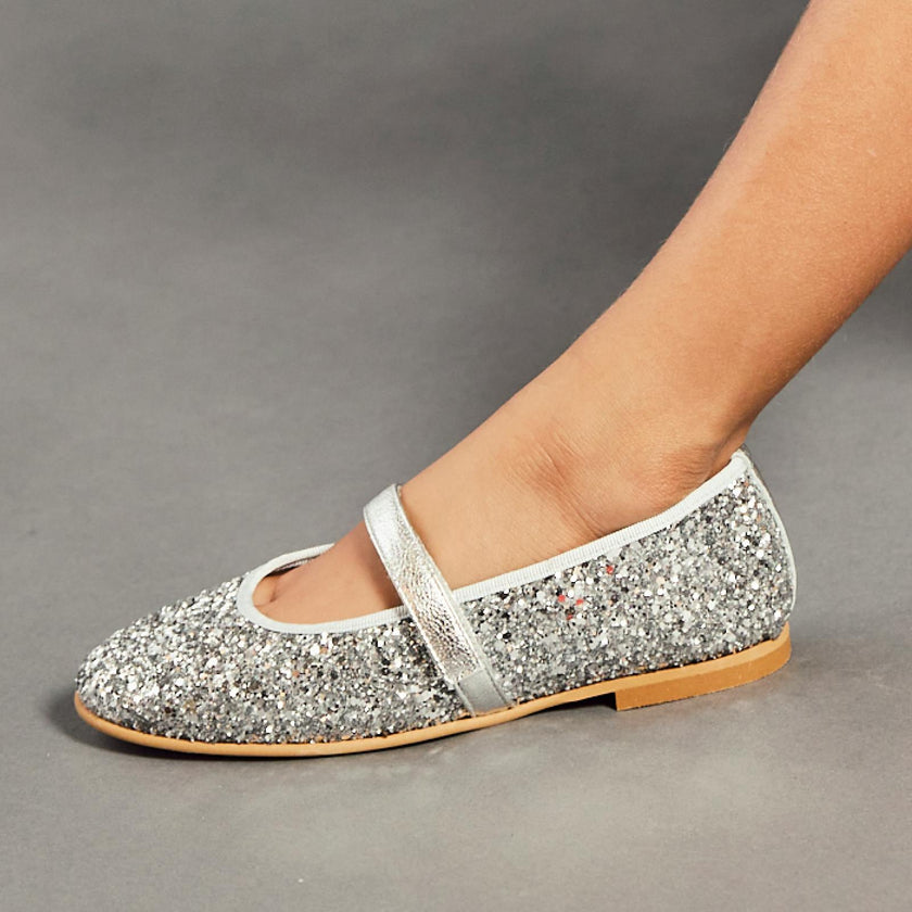 Classic Velcro Strapped Mary Jane Shoes