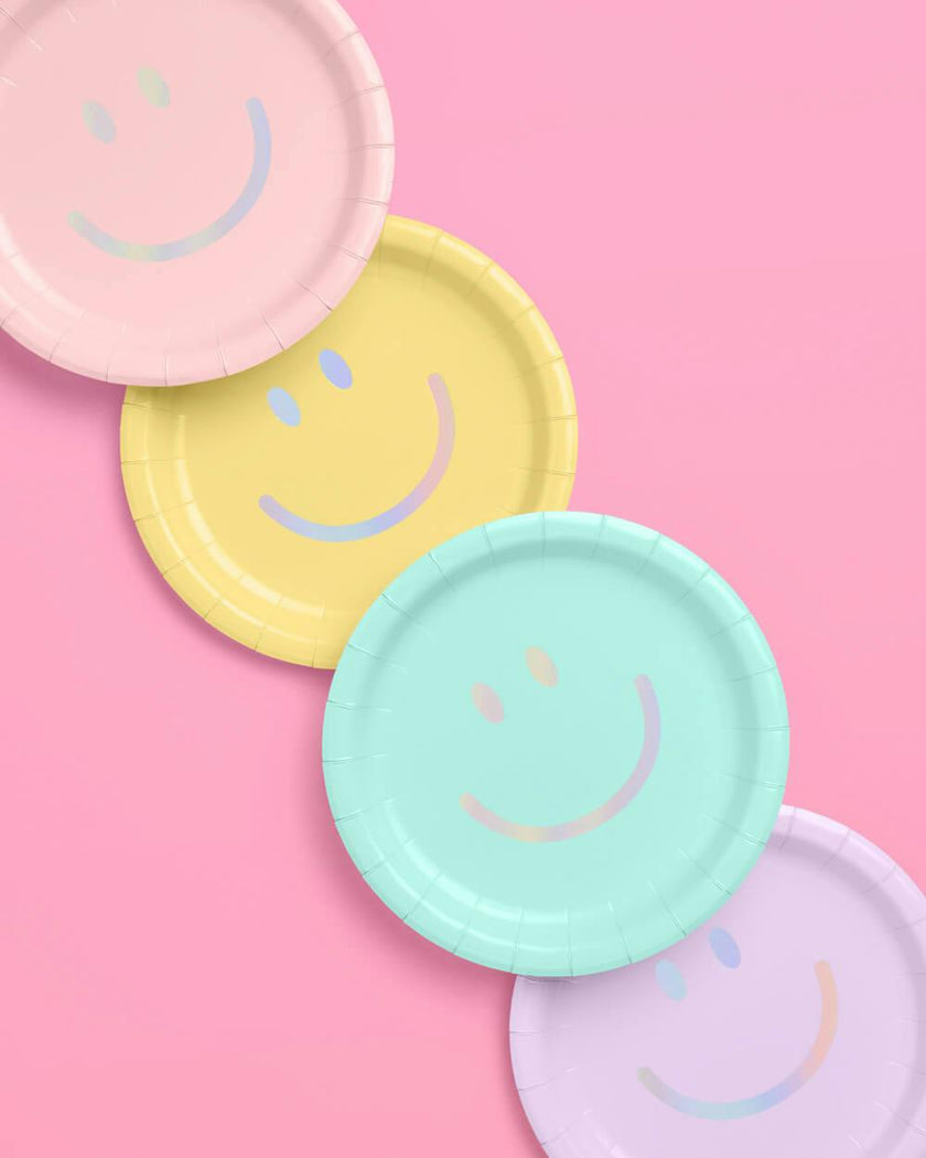 Smiley Plates - 24 paper plates