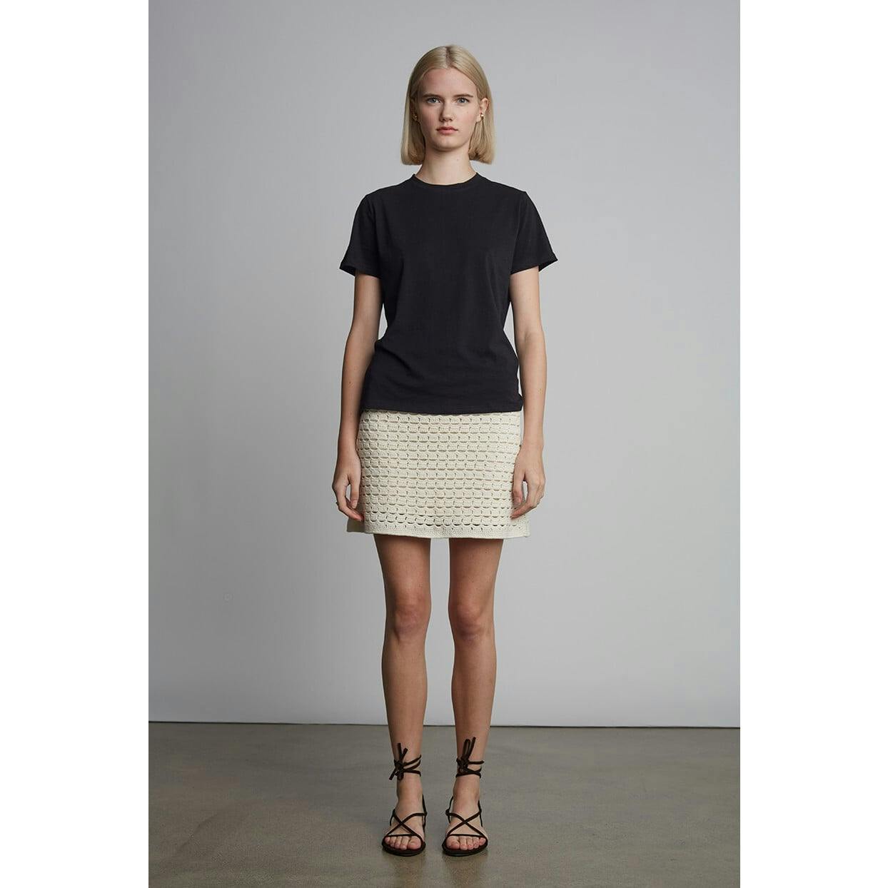 LARA CREW T-SHIRT | BLACK