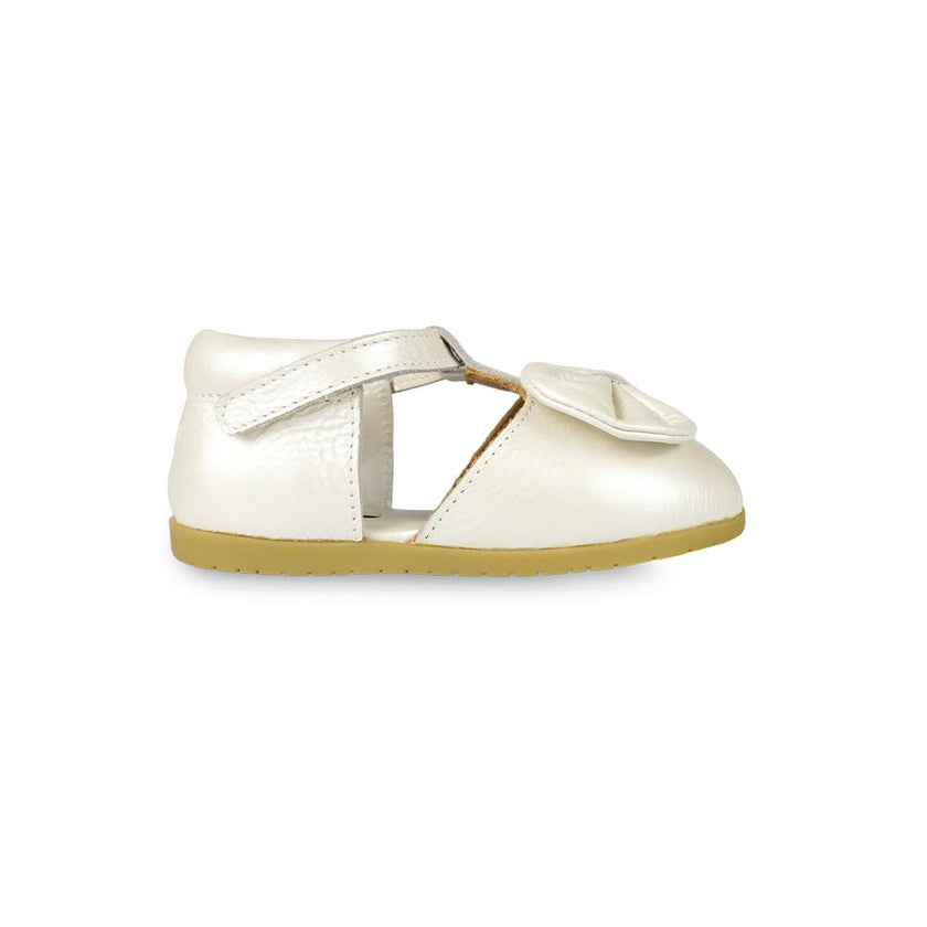 Moane Shoes | Off White Metallic Leather