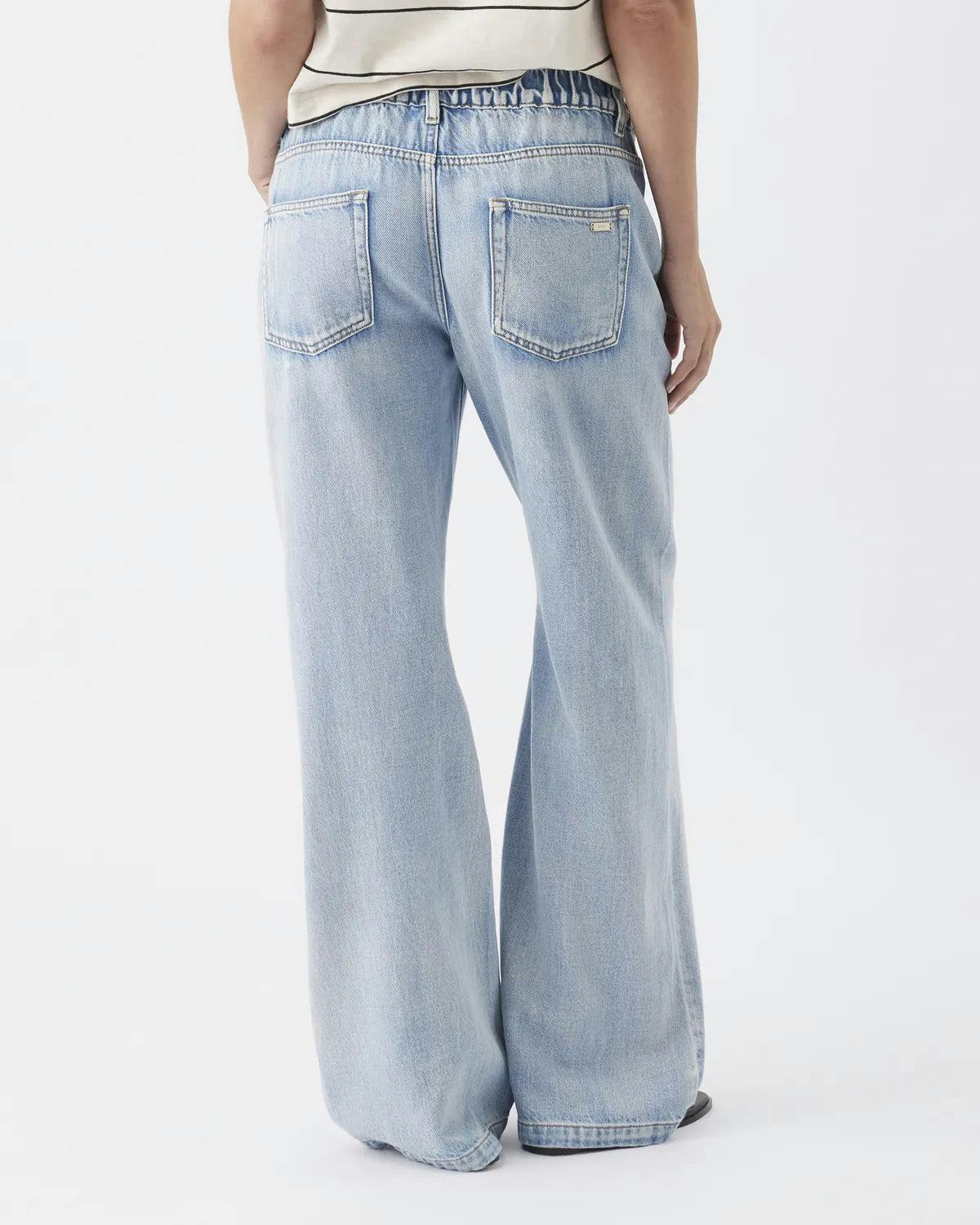 Billie Elastic Waist Jean Light Wash