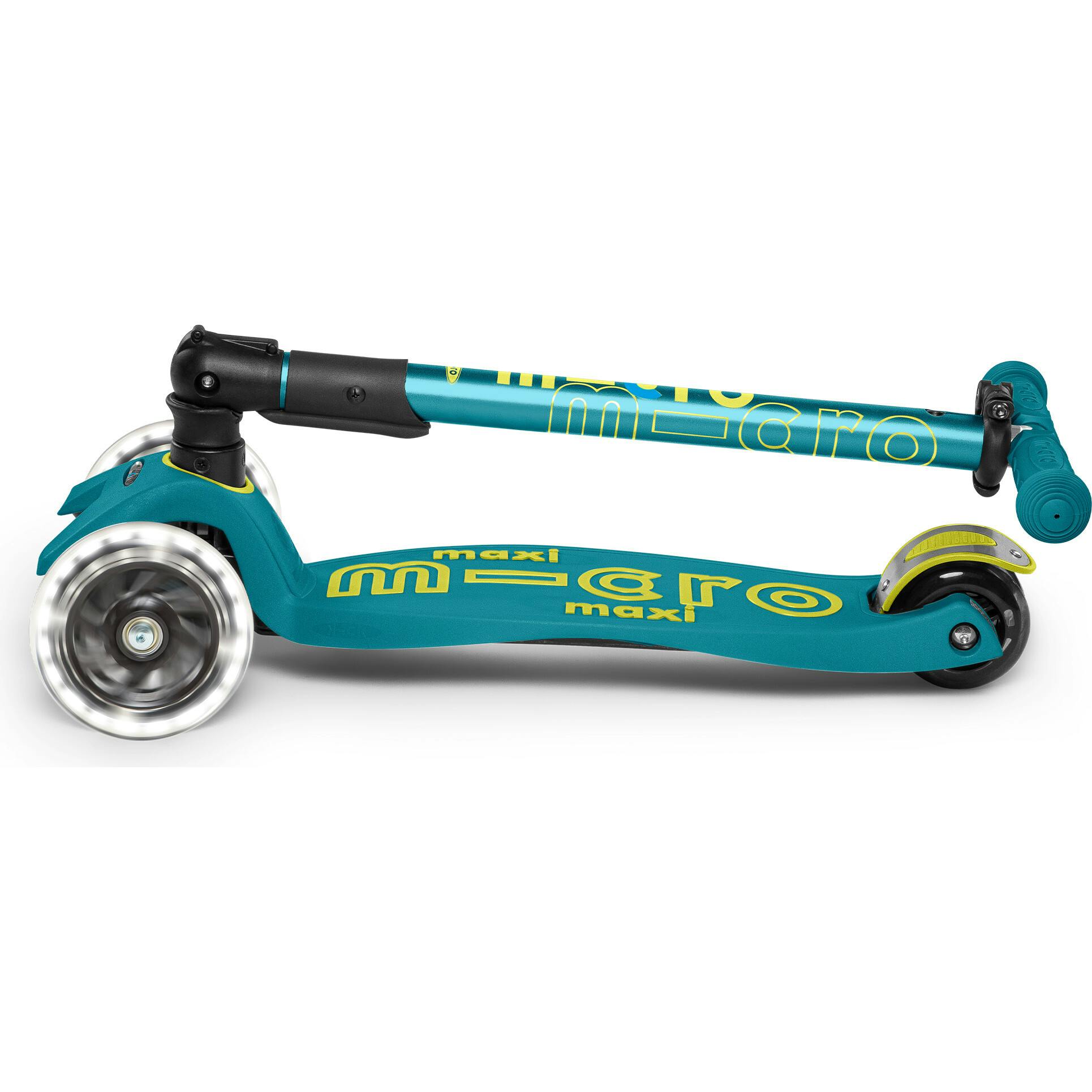 Micro Maxi Foldable LED Scooter