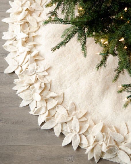 Handmade Felted Wool Overlapping Flowers Border Cream Christmas Tree Skirt 26
