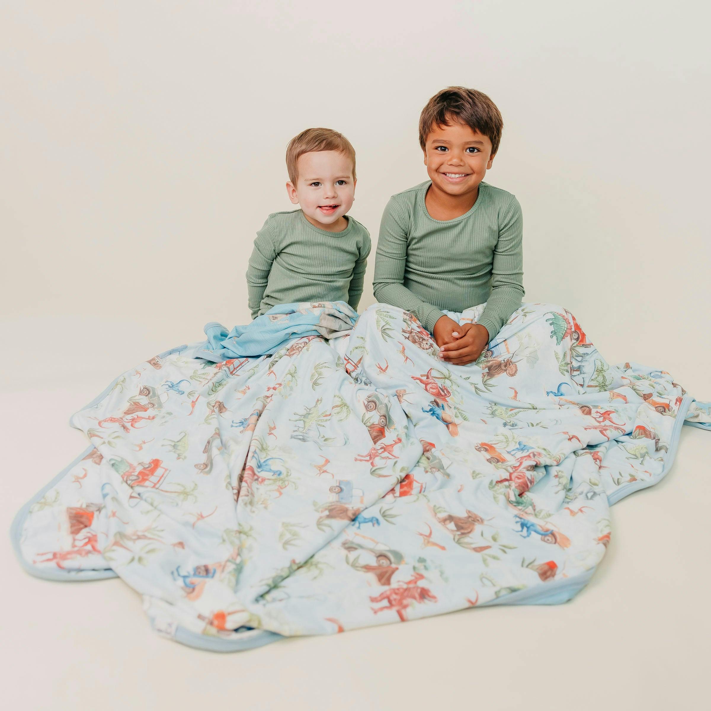 Three-Layer Jumbo Quilt - Dino Explorer