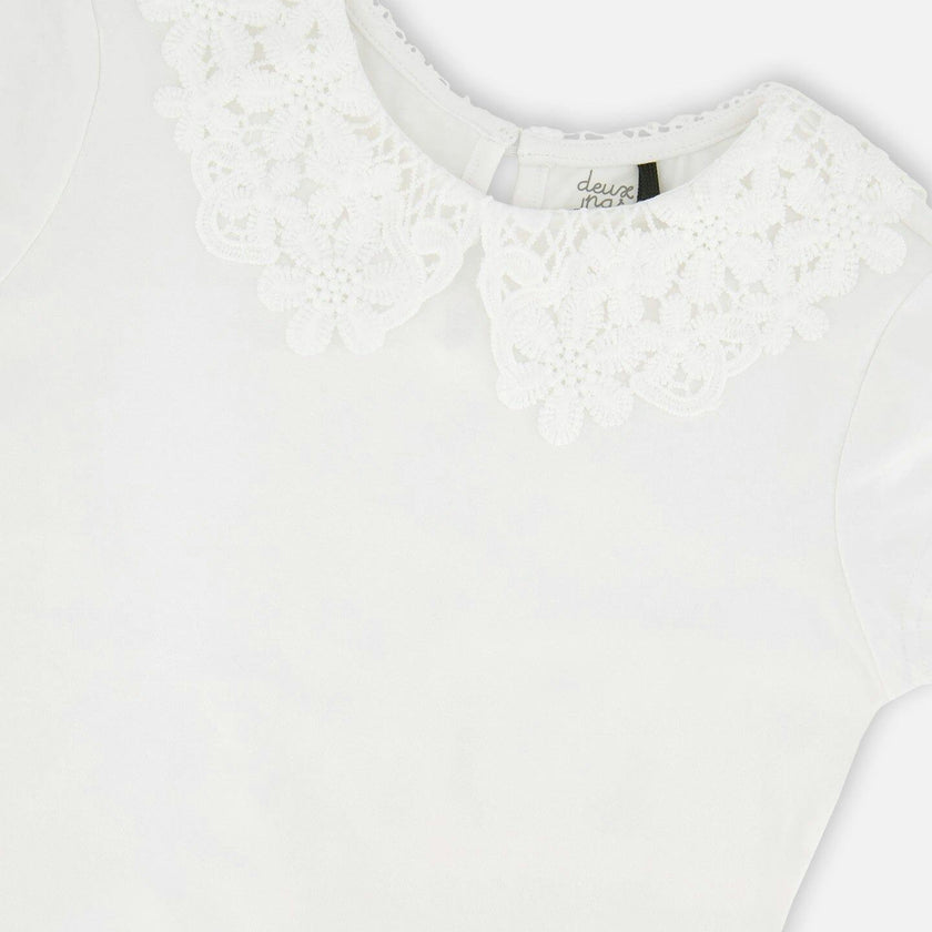 T-Shirt With Crochet Peter Pan Collar