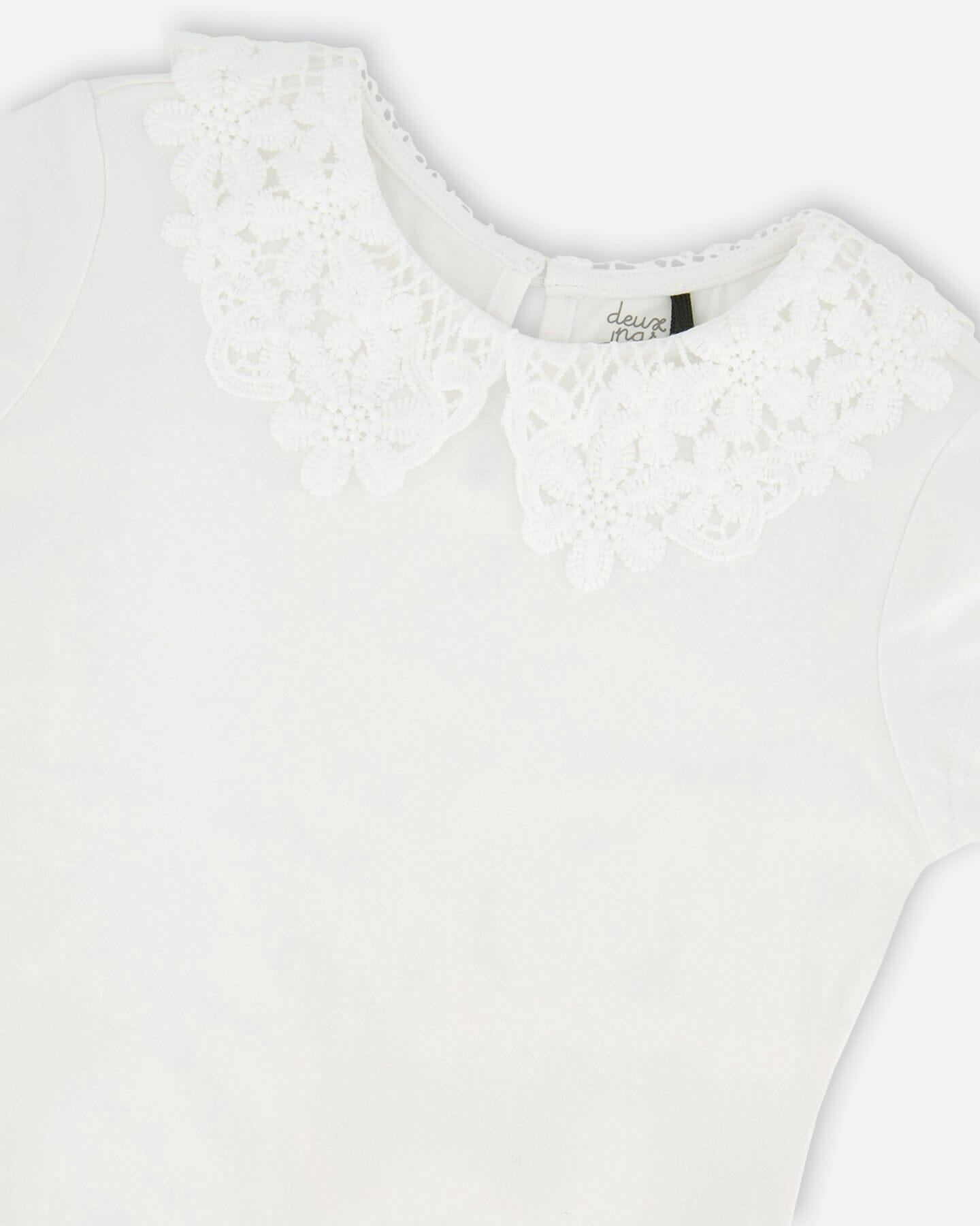 T-Shirt With Crochet Peter Pan Collar