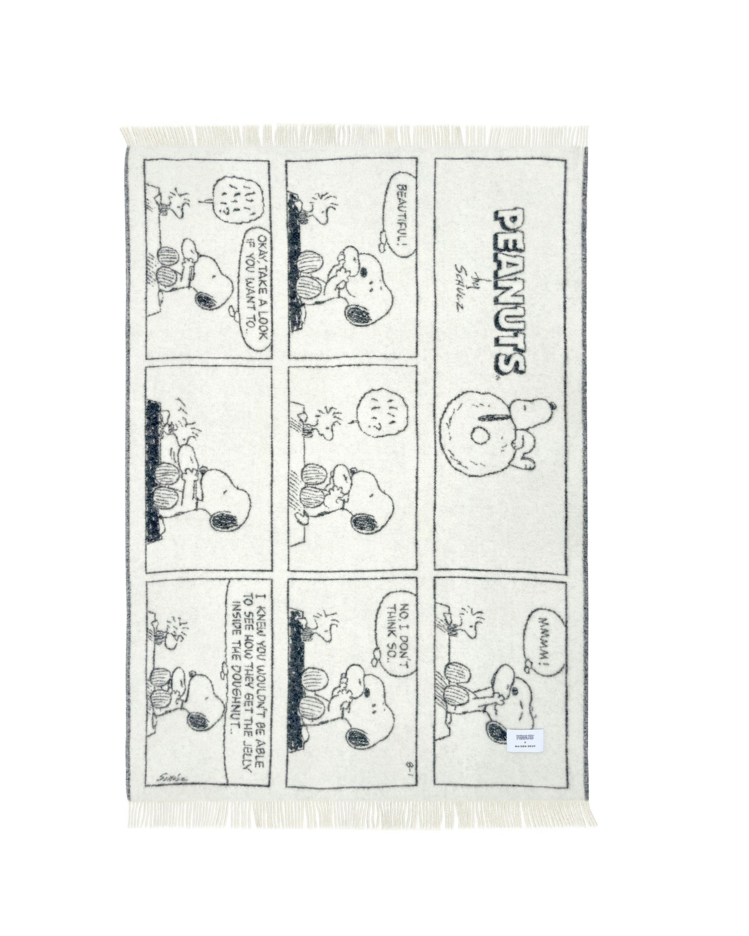 Blanket PEANUTS DOUGHNUT Comic Strip Black / White 4.25 x 6.5ft