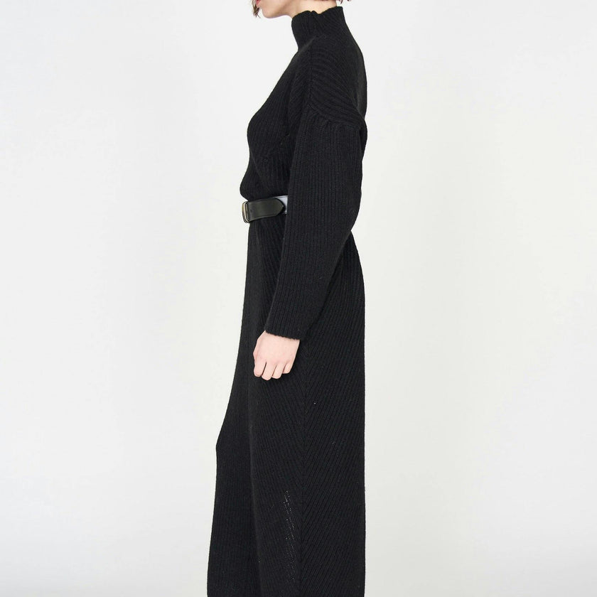 Pichu Pichu Sweater Dress in Black