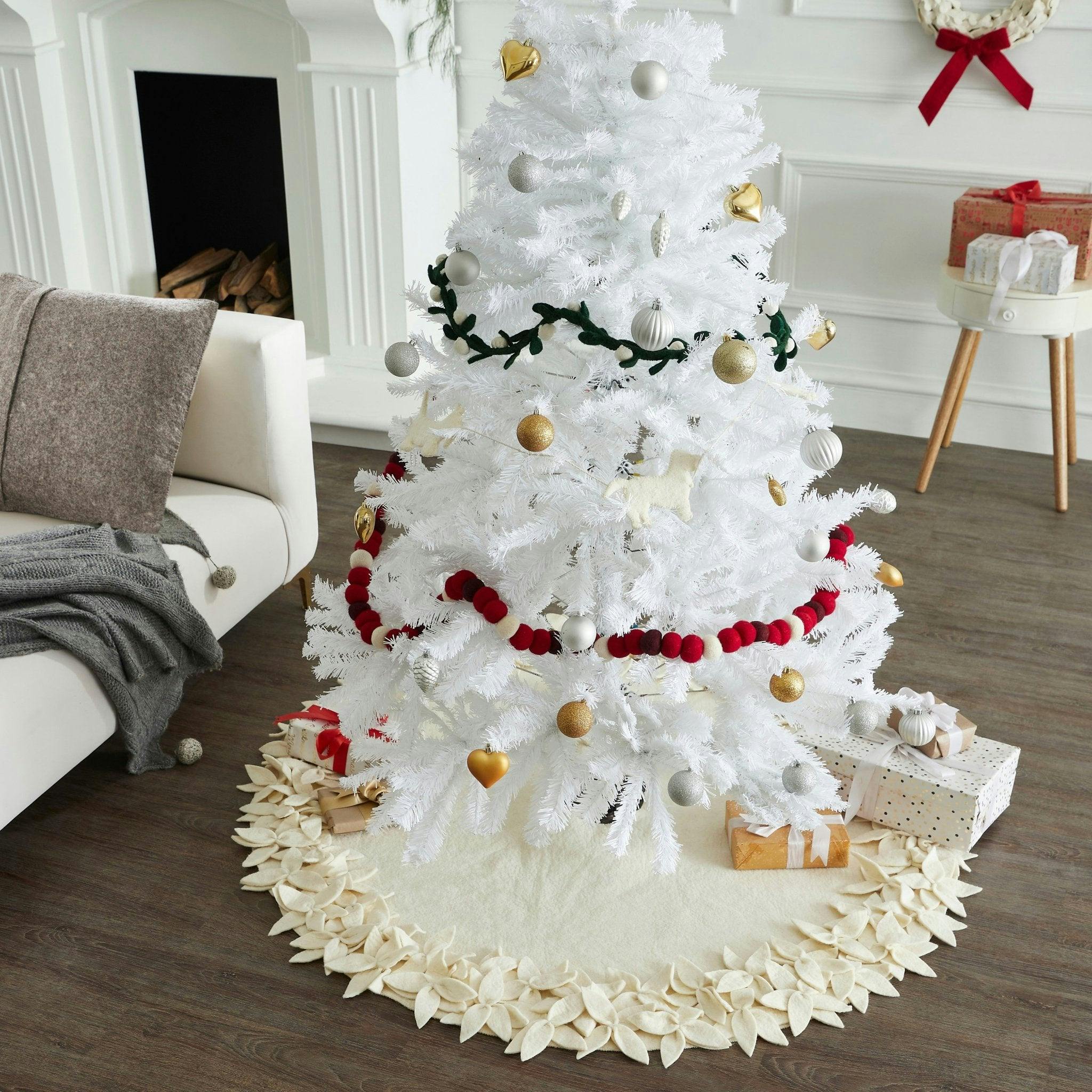 Handmade Felted Wool Overlapping Flowers Border Cream Christmas Tree Skirt 26