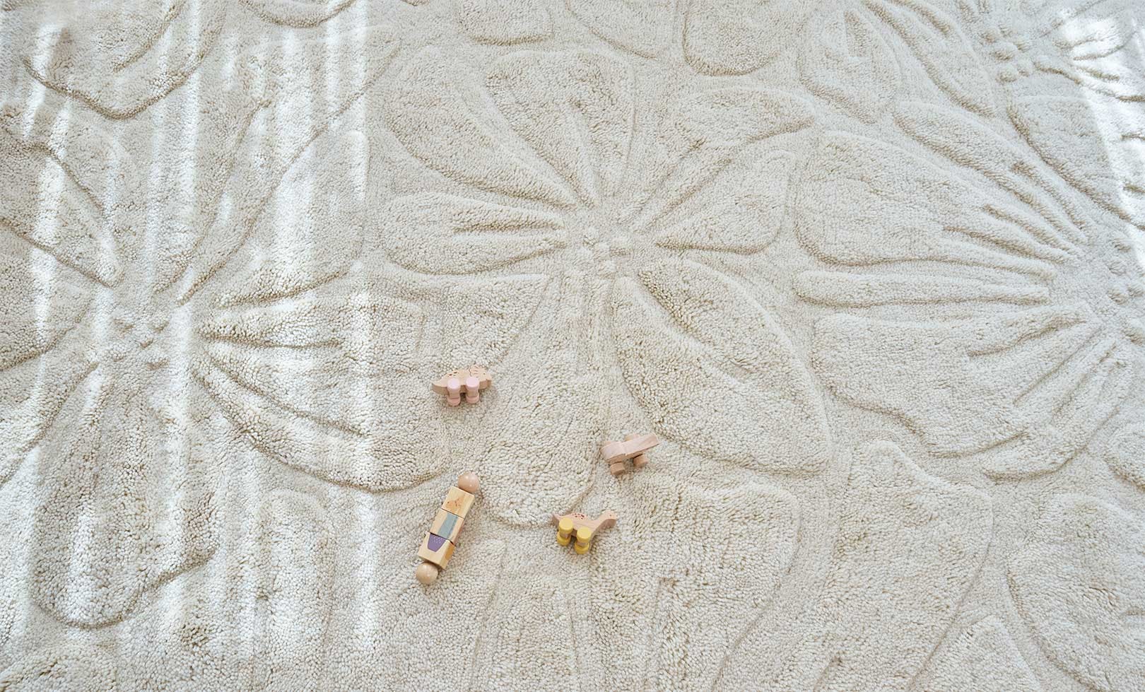 Floral Field Washable Wool Area Rug